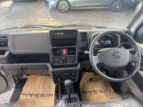 Nissan Clipper Truck