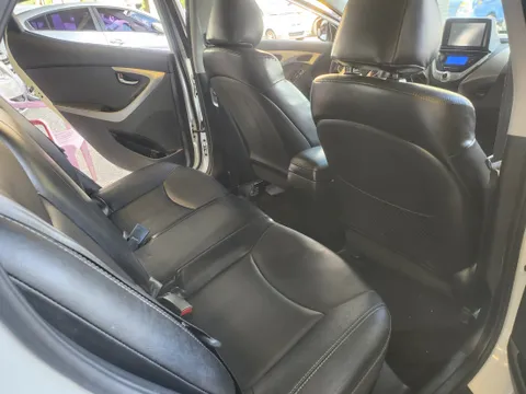 Hyundai Elantra (Avante)