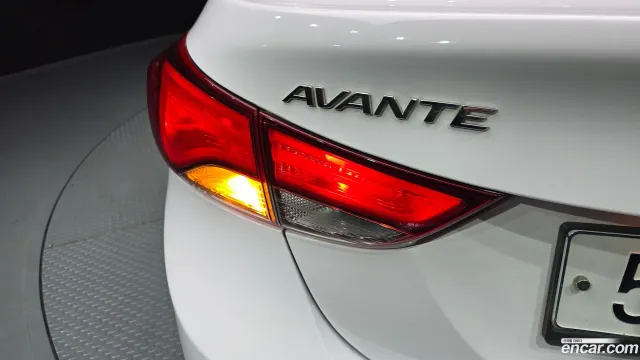 Hyundai Elantra (Avante)
