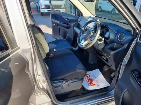 Mitsubishi eK X