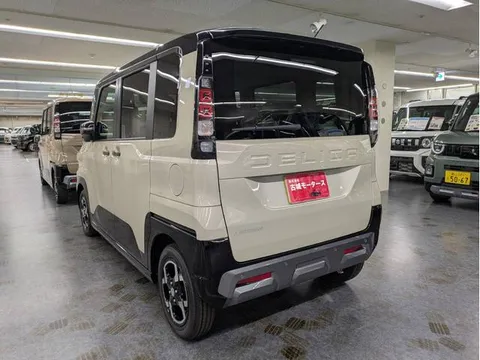 Mitsubishi Delica Mini