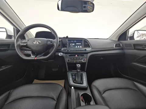 Hyundai Elantra (Avante)