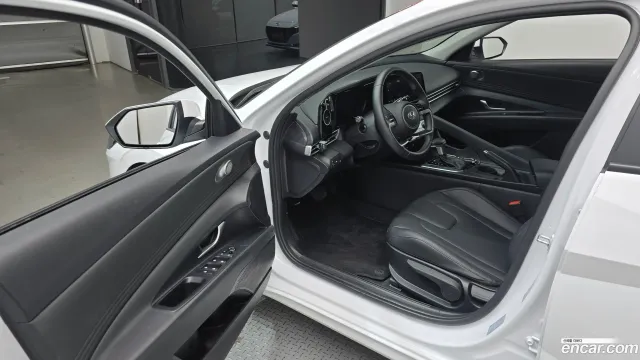 Hyundai Elantra (Avante)
