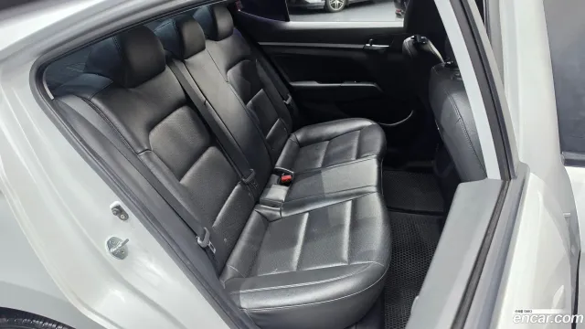 Hyundai Elantra (Avante)
