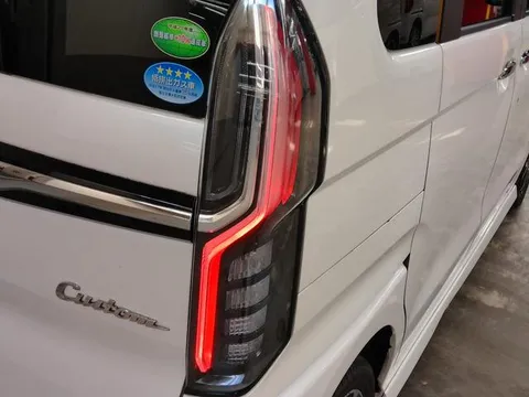 Honda N-BOX Custom