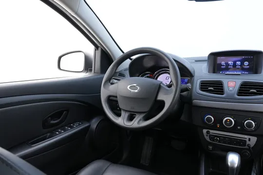 Renault SM3