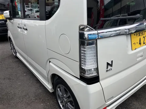 Honda N-BOX Custom