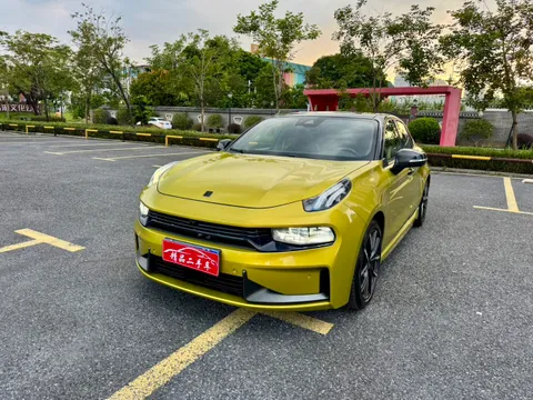 Lynk & Co 03
