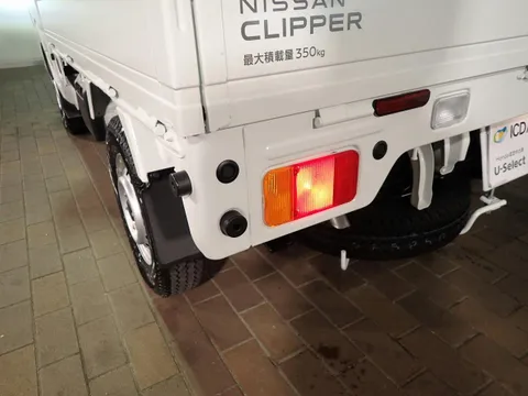 Nissan Clipper Truck