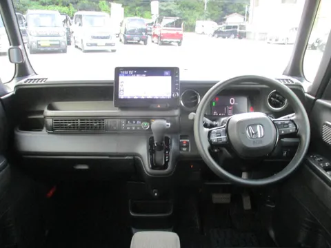 Honda N-BOX Custom