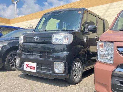 Toyota Pixis Mega