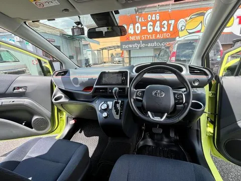 Toyota Sienta