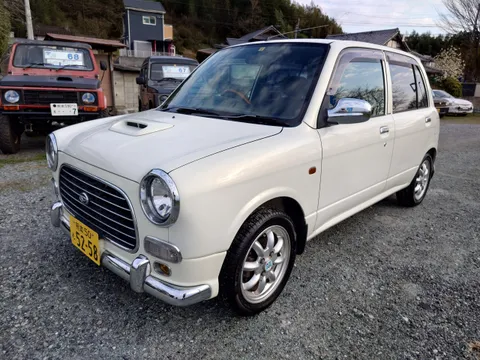 Daihatsu Mira Gino