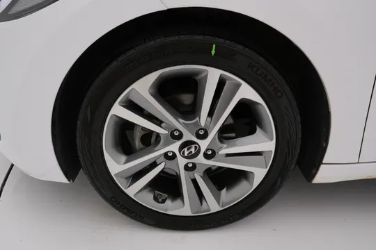 Hyundai Elantra (Avante)