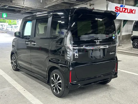 Honda N-BOX Custom