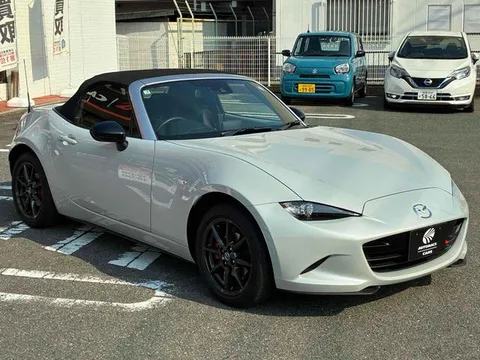 Mazda MX-5 (Roadster)