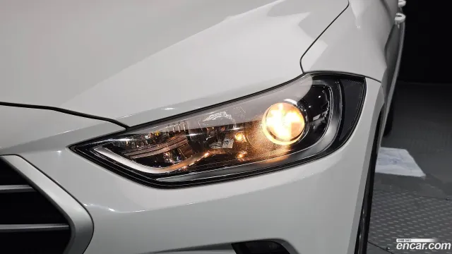 Hyundai Elantra (Avante)