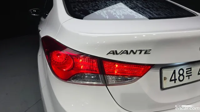 Hyundai Elantra (Avante)
