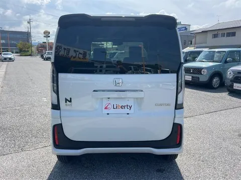 Honda N-BOX Custom