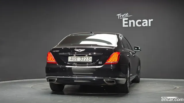 Genesis G90 (EQ900)