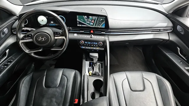 Hyundai Elantra (Avante)