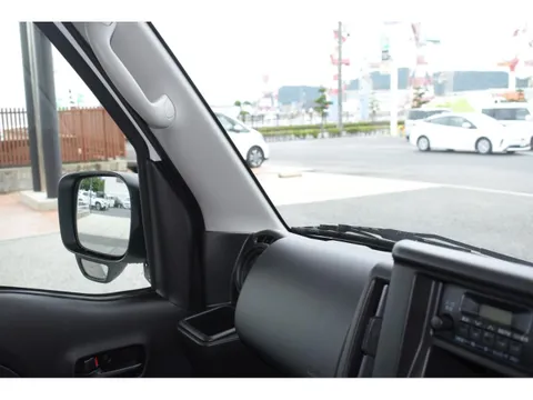 Mitsubishi Minicab Van