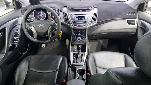 Hyundai Elantra (Avante)