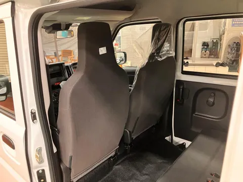 Nissan Clipper Van