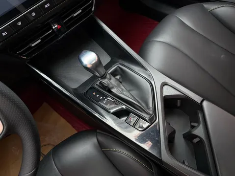 Roewe i5