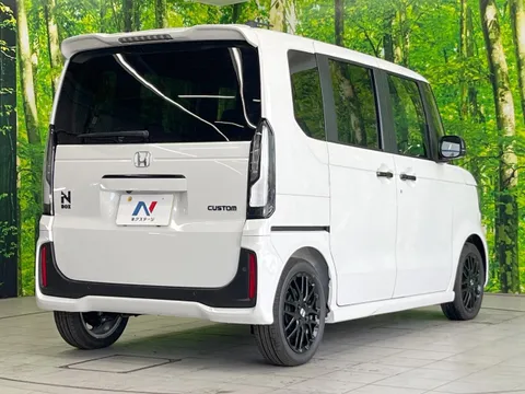 Honda N-BOX Custom