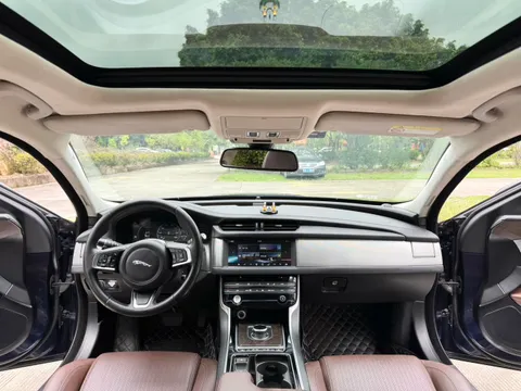 Jaguar XFL