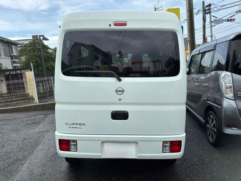 Nissan Clipper Van
