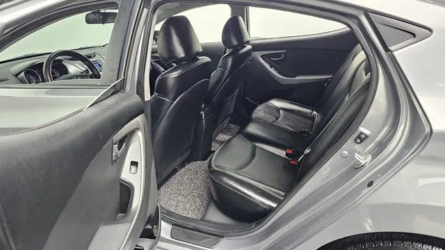 Hyundai Elantra (Avante)