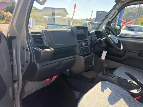 Nissan Clipper Truck