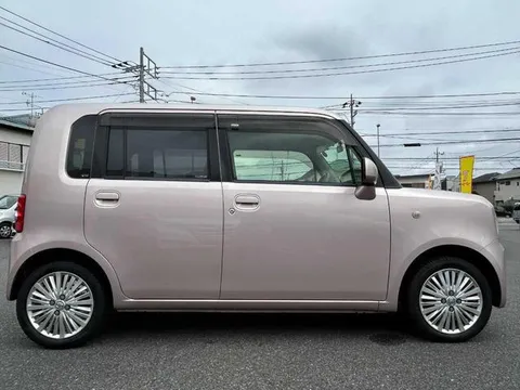 Toyota Pixis Space