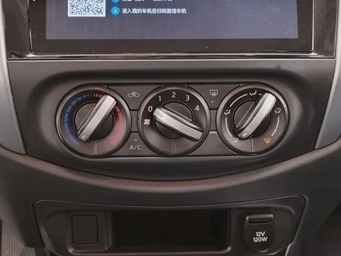 Nissan Terra