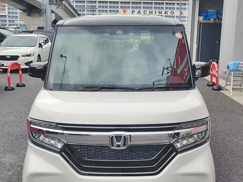 Honda N-BOX Custom