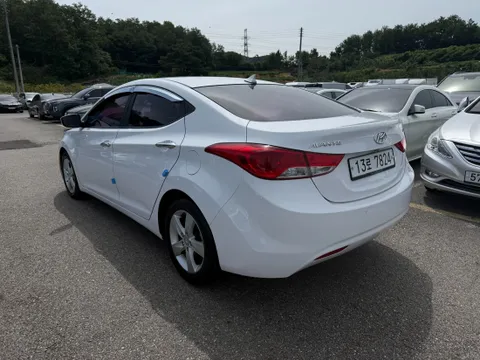 Hyundai Elantra (Avante)