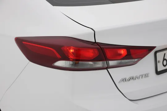 Hyundai Elantra (Avante)