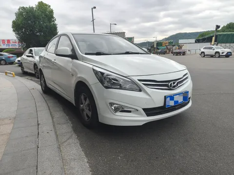 Hyundai Reina