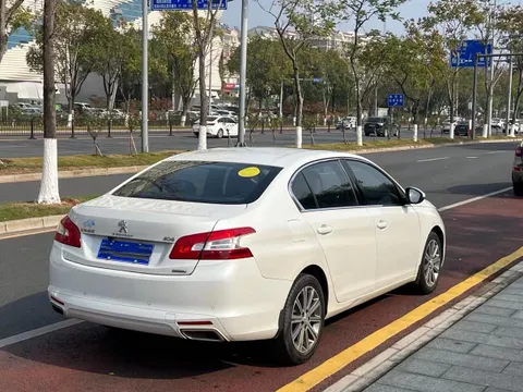 Peugeot 408
