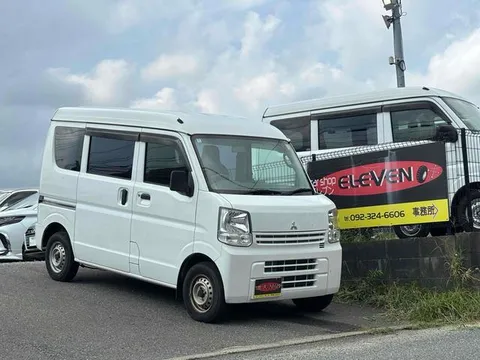 Mitsubishi Minicab Van
