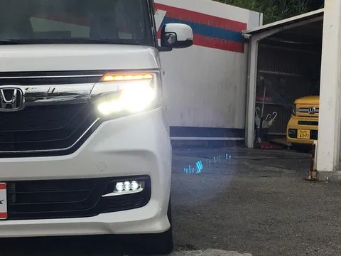 Honda N-BOX Custom
