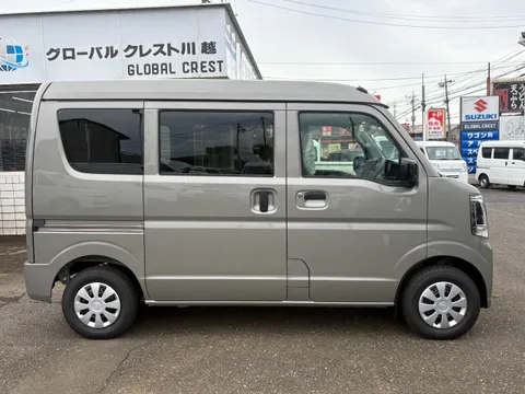 Nissan Clipper Van
