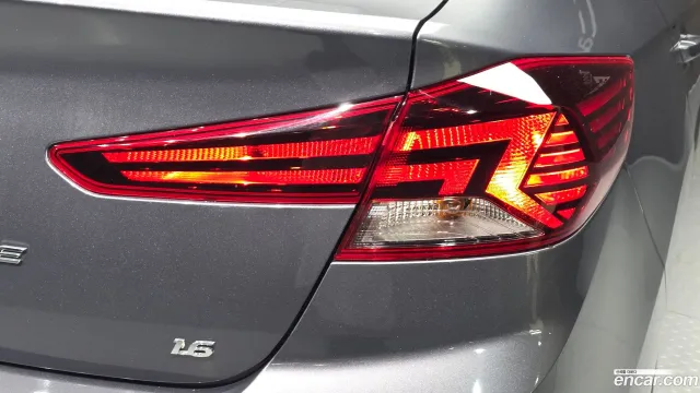 Hyundai Elantra (Avante)