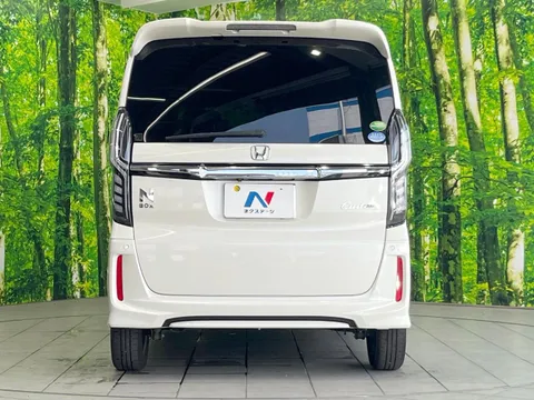 Honda N-BOX Custom