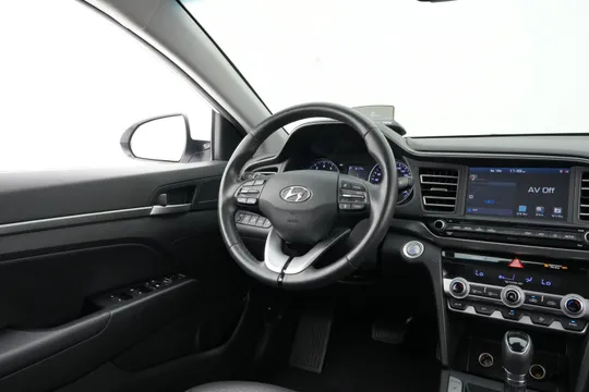 Hyundai Elantra (Avante)