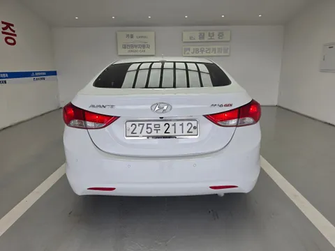 Hyundai Elantra (Avante)