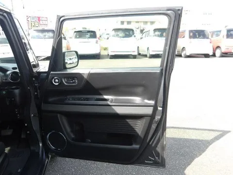 Honda N-BOX Slash