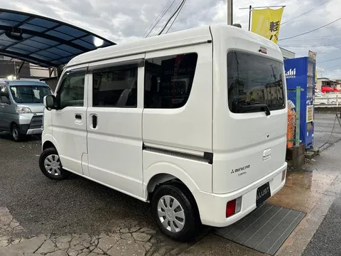 Mitsubishi Minicab Van